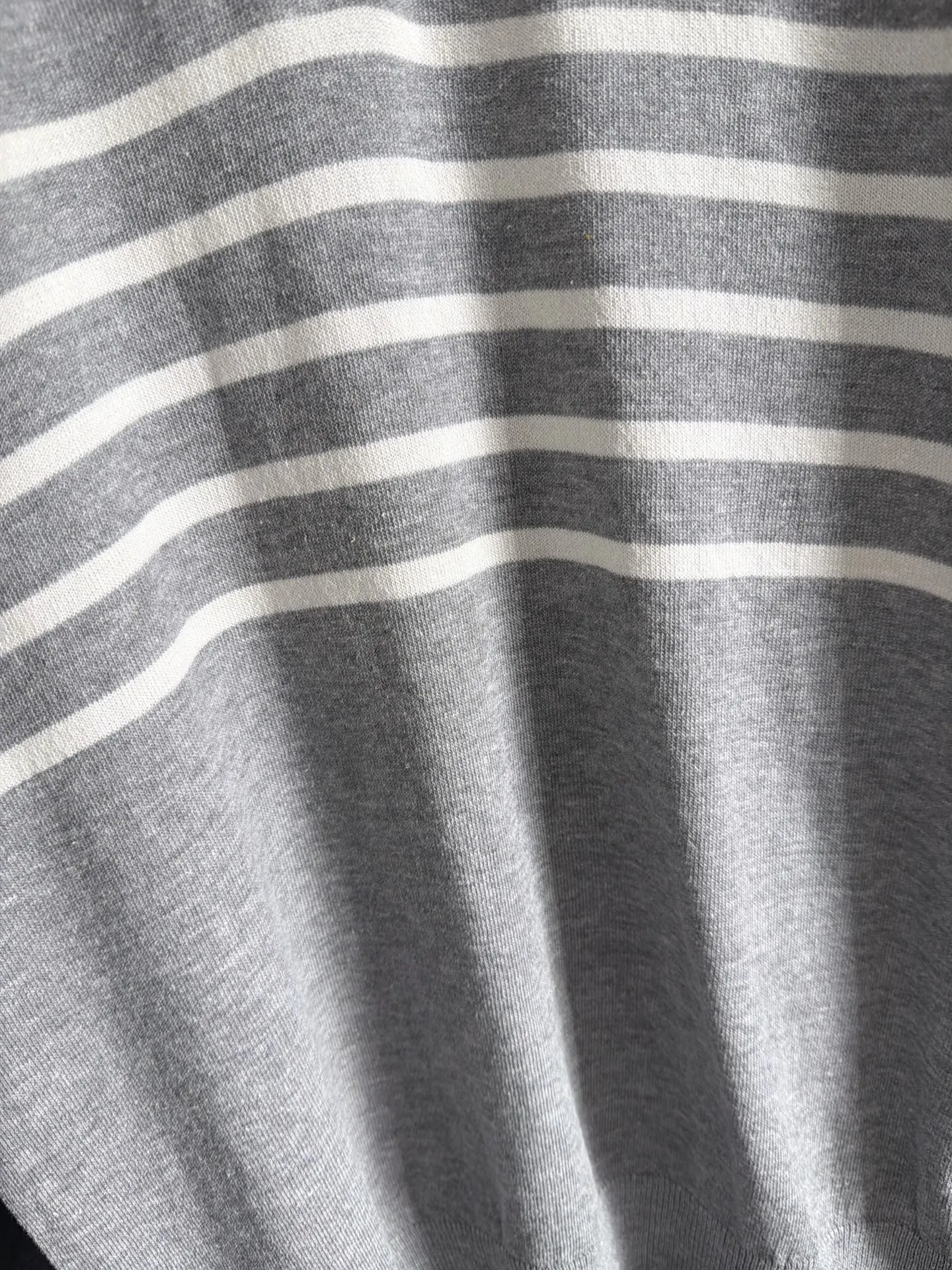 LP high quality Loro Piana 26ss New Arrival men's short-sleeved T-shirt. Made of combed cotton yarn knitted cotton fabric, no pressure when entering and exiting the counter. Exclusive control of raw materials. It feels substantial when weighed, and the upper body is more textured than ordinary T-shirts. This texture can handle the weather easily and is suitable for both hot and cold! Loose fit design, looks noble. The only correct version is available Size: M to 3XL